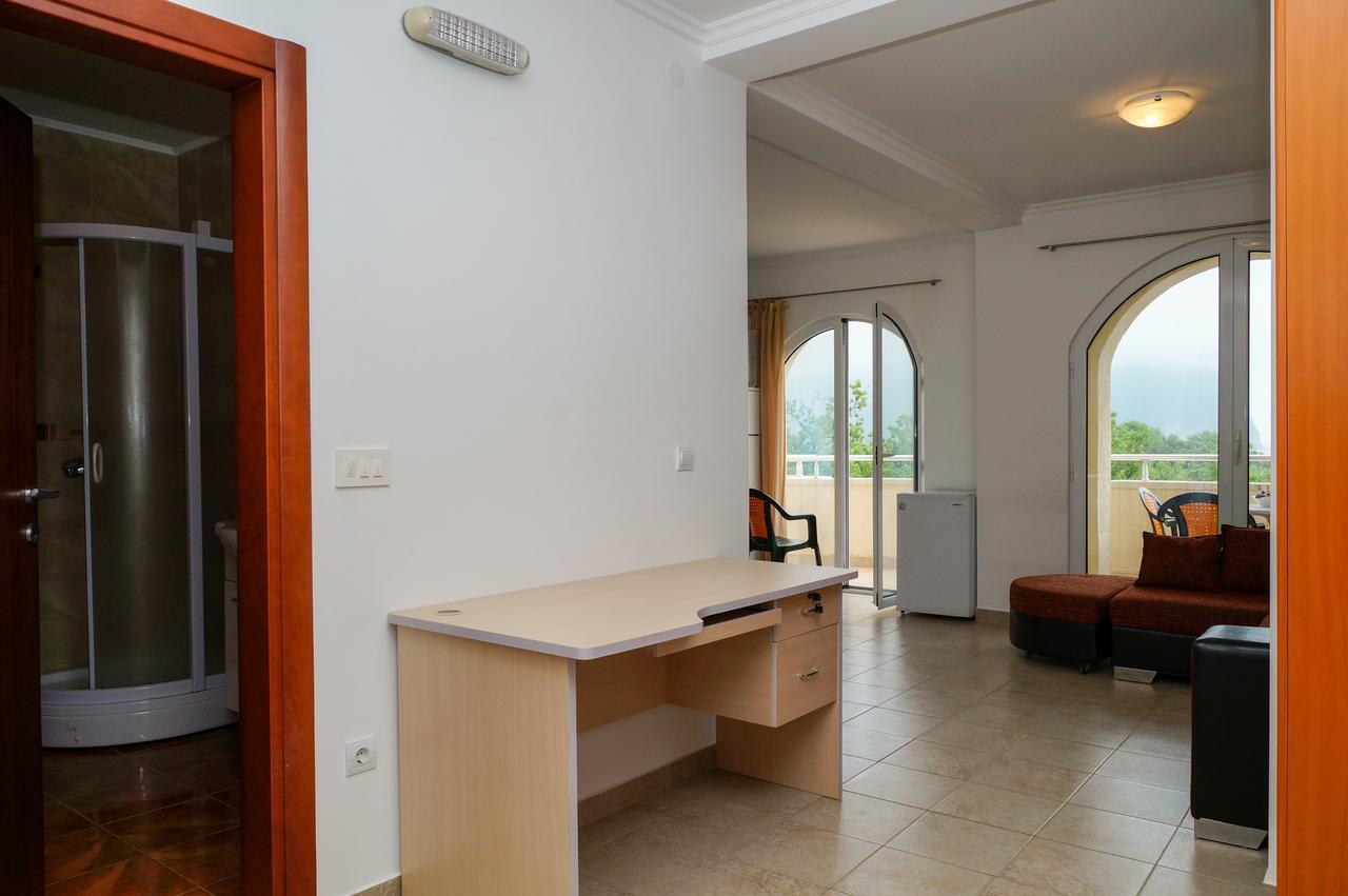 Apart Hotel Forte Roses Montenegro Ko Buljarica Petrovac Eksteriør billede